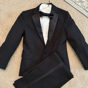 Boys Tuxedo. Nautica. Size 7. EUC. Worn once. No stains.